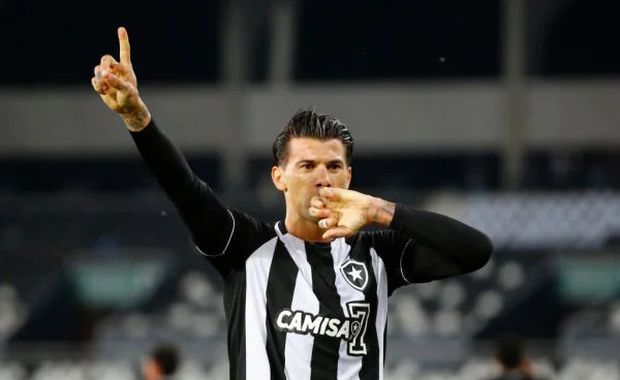 Tras dejar Botafogo, el zaguero argentino debería convertirse en refuerzo del plantel de Bahía
