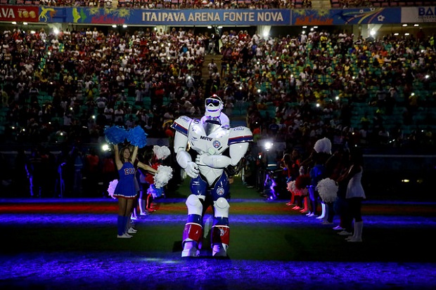 Robo fez sucesso entre a torcida