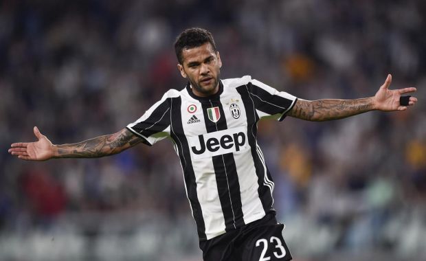 2017-03-03-16-34_CapaDanielAlvesJuve