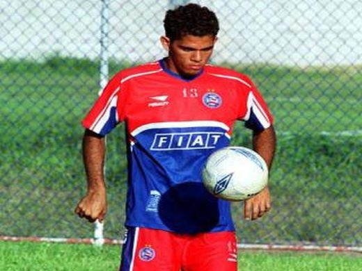 2017-03-03-16-36_DanielAlvesBahia2002