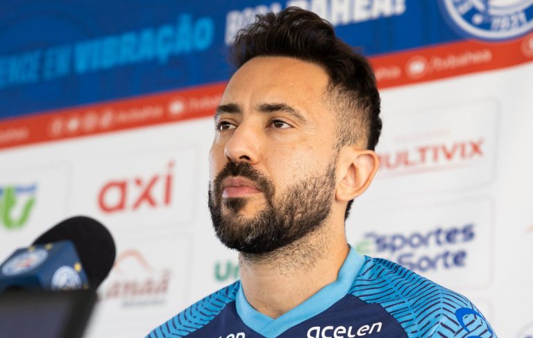 Everton Ribeiro - 10