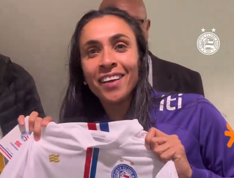 Marta camisa do Bahia
