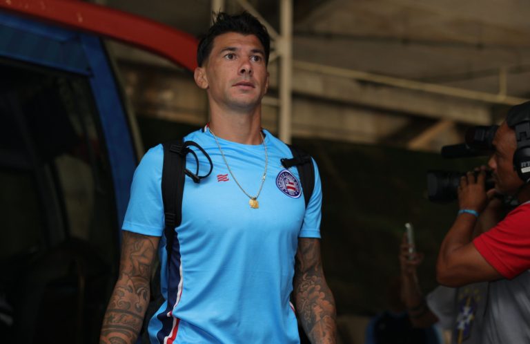 Cuesta-chegando-ao-estádio-para-jogo-do-bahia
