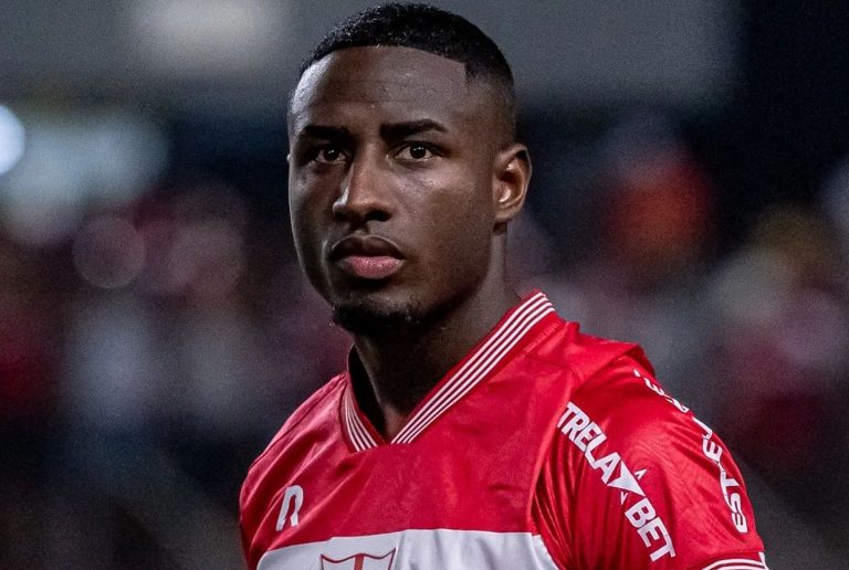 Ryan lateral do Bahia no CRB