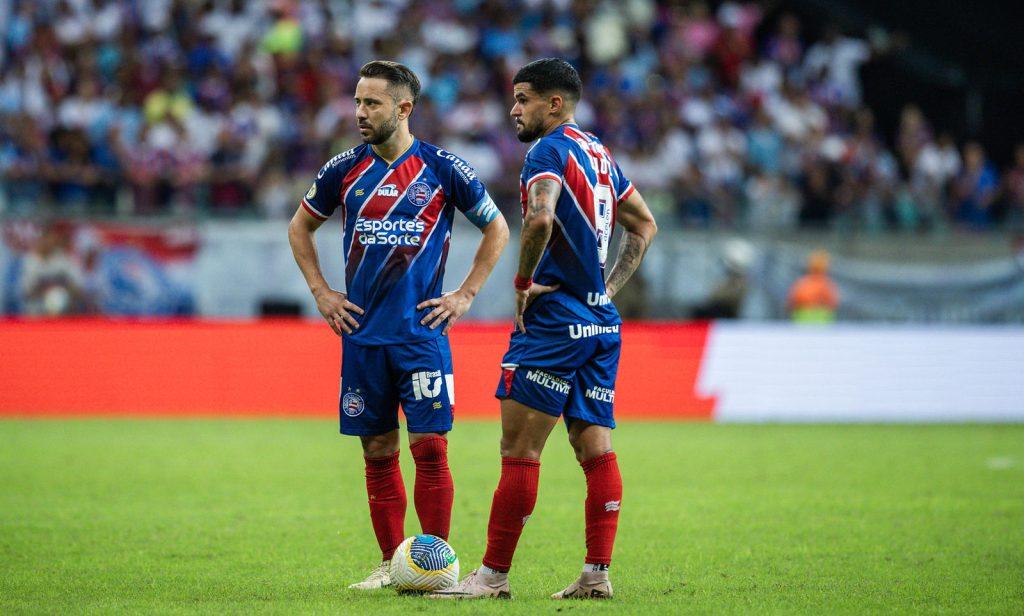 Everton Ribeiro e Cauly em jogo do Bahia