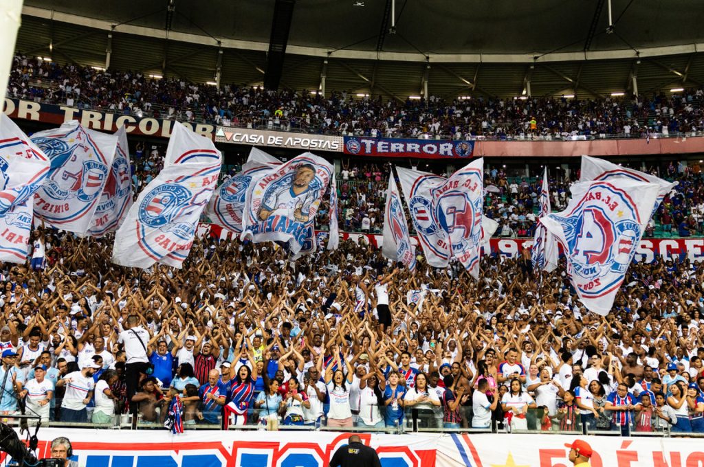 Torcida do Bahia na fonte nova