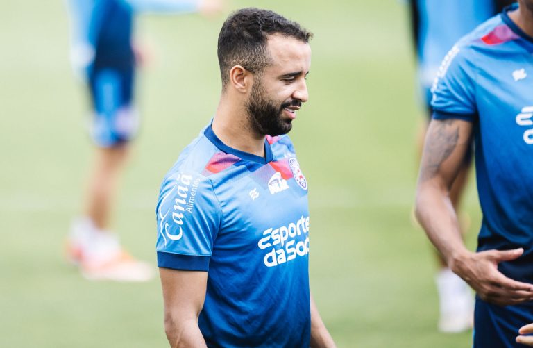 Caio Alexandre durante treino no CT do Bahia