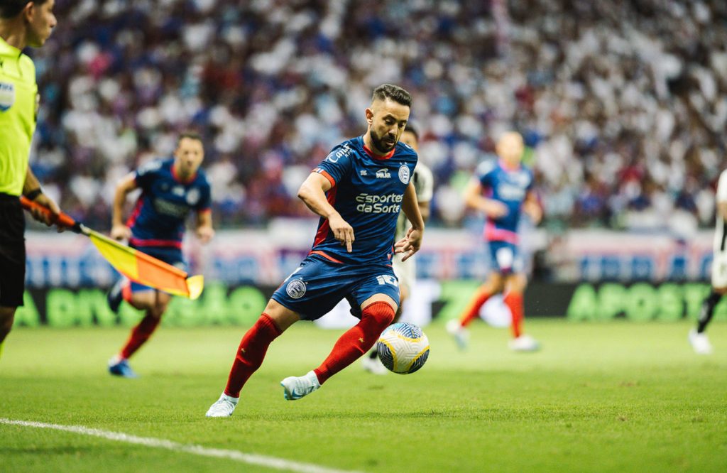 Everton Ribeiro em jogo pelo Bahia