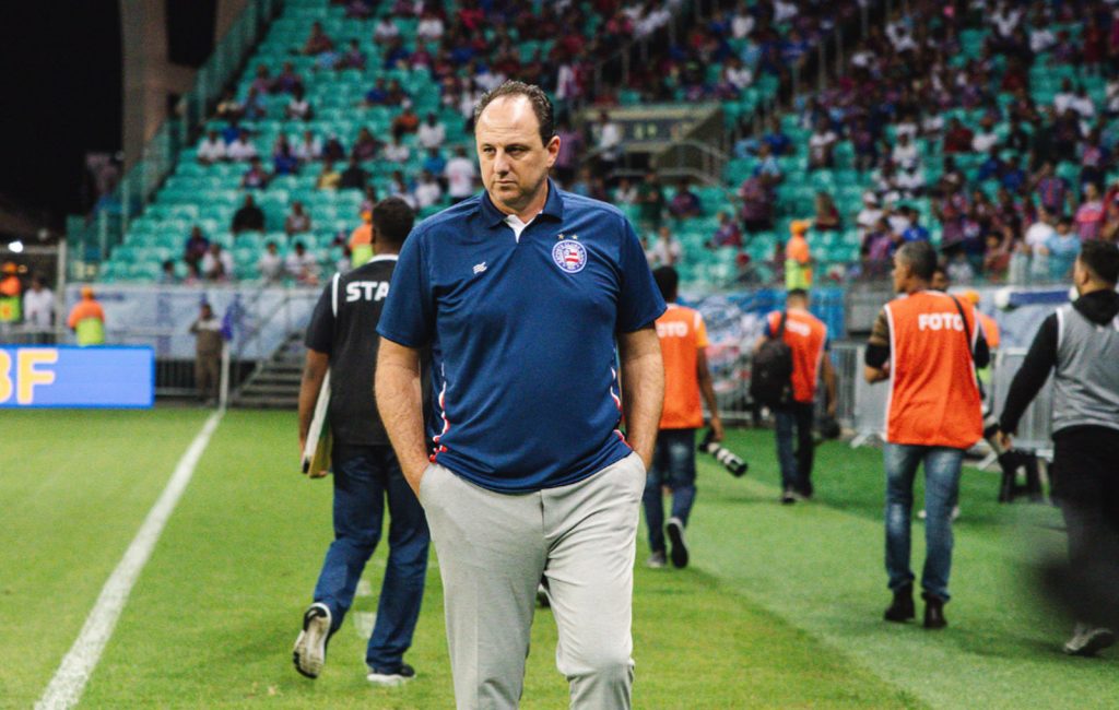 Rogério-Ceni-em-jogo-do-bahia