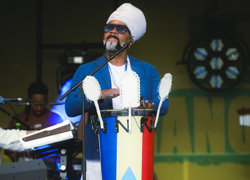 carlinhos brown bahia day