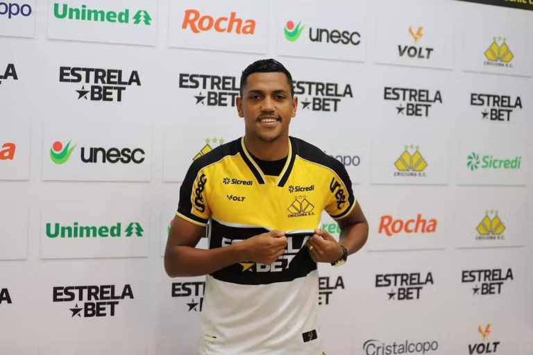 Pedro Rocha é apresentado pelo Criciúma