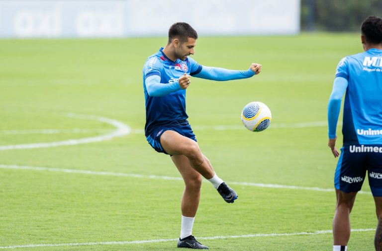 Acevedo em treino no Bahia