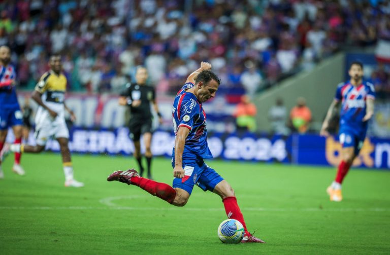 Santiago Arias em jogo do Bahia na Fonte Nova contra criciúma