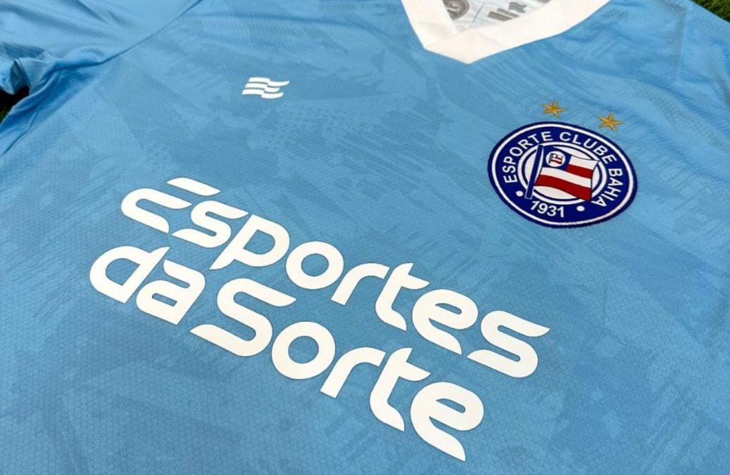 marca da esportes da sorte na camisa do bahia