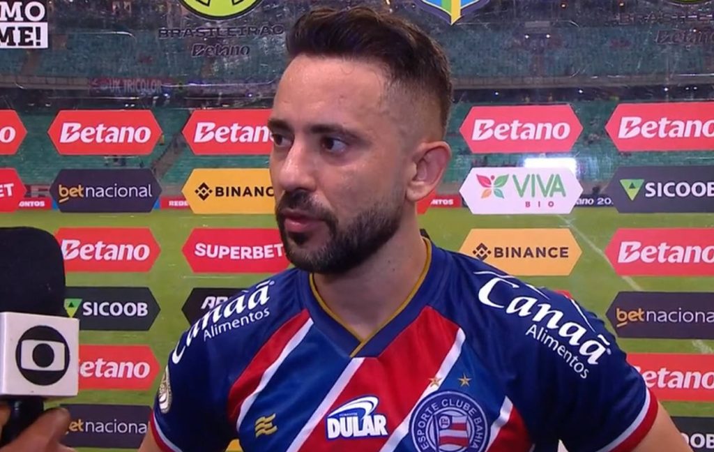 Everton Ribeiro dá entrevista ao Premiere