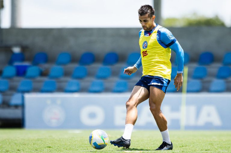 Acevedo em treino no Bahia