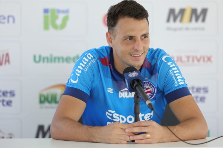 arias em entrevista coletiva no bahia