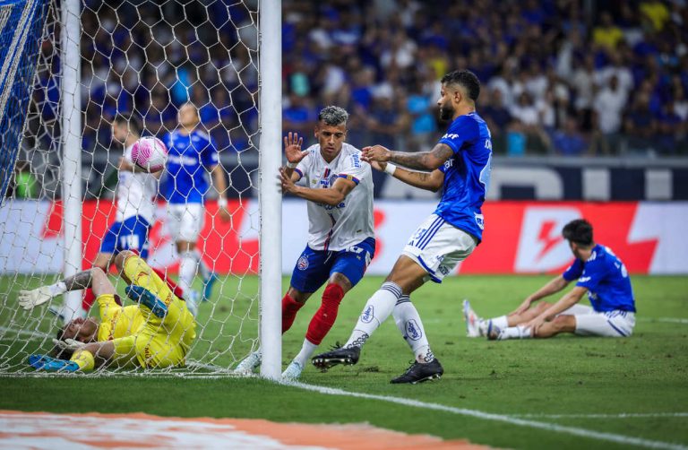 cruzeiro x bahia em jogo da série a