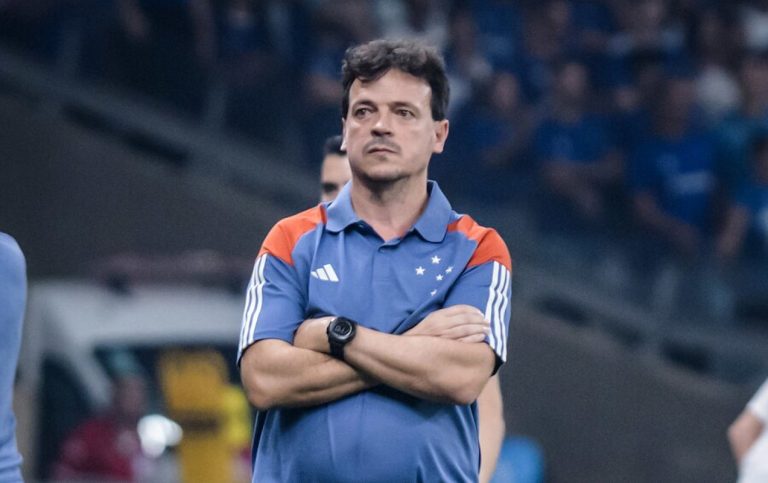 fernando diniz em jogo do cruzeiro