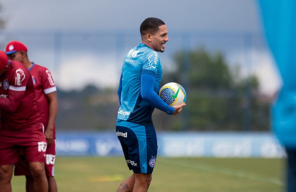 gilberto em treino do bahia