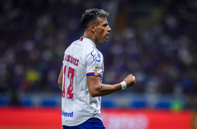 lucho rodríguez em cruzeiro x bahia em jogo da série a