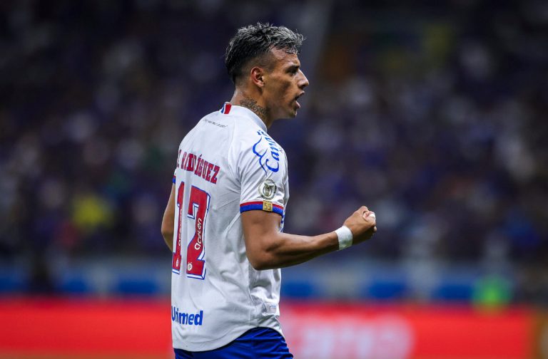 lucho rodríguez em cruzeiro x bahia em jogo da série a