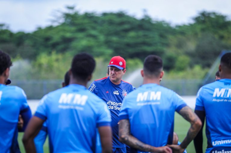 rogério ceni e jogadores do bahia durante treino