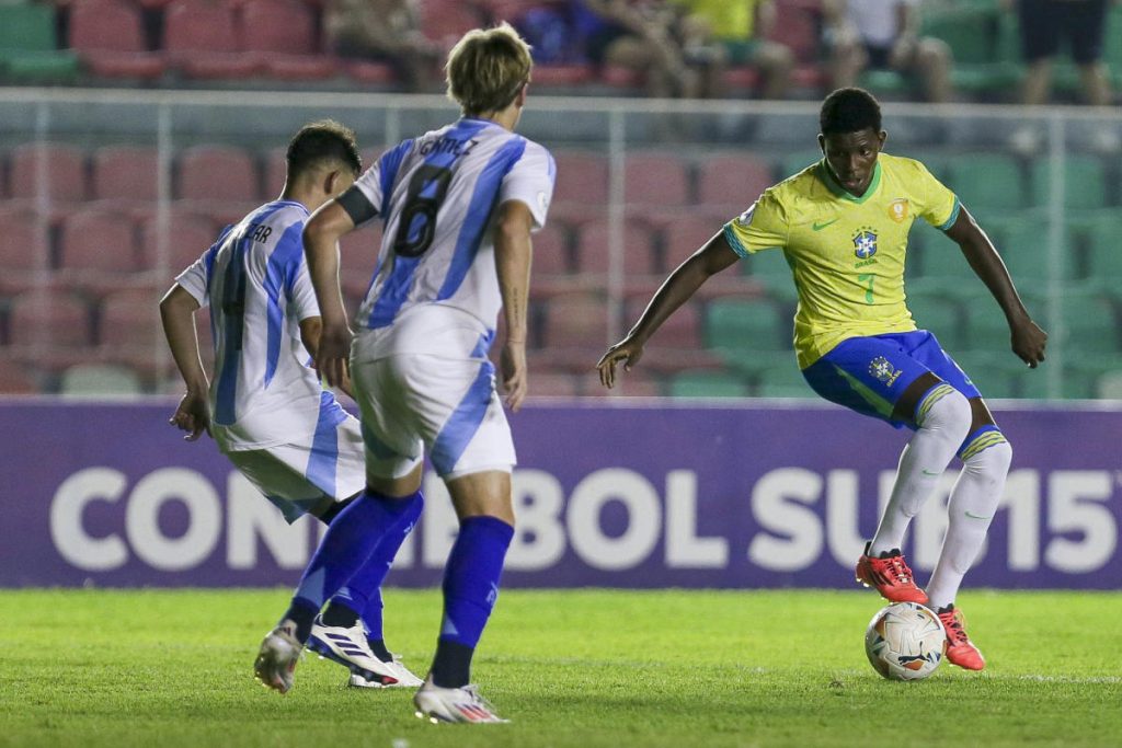 Ruan Pablo, do Bahia, em campo pelo Brasil