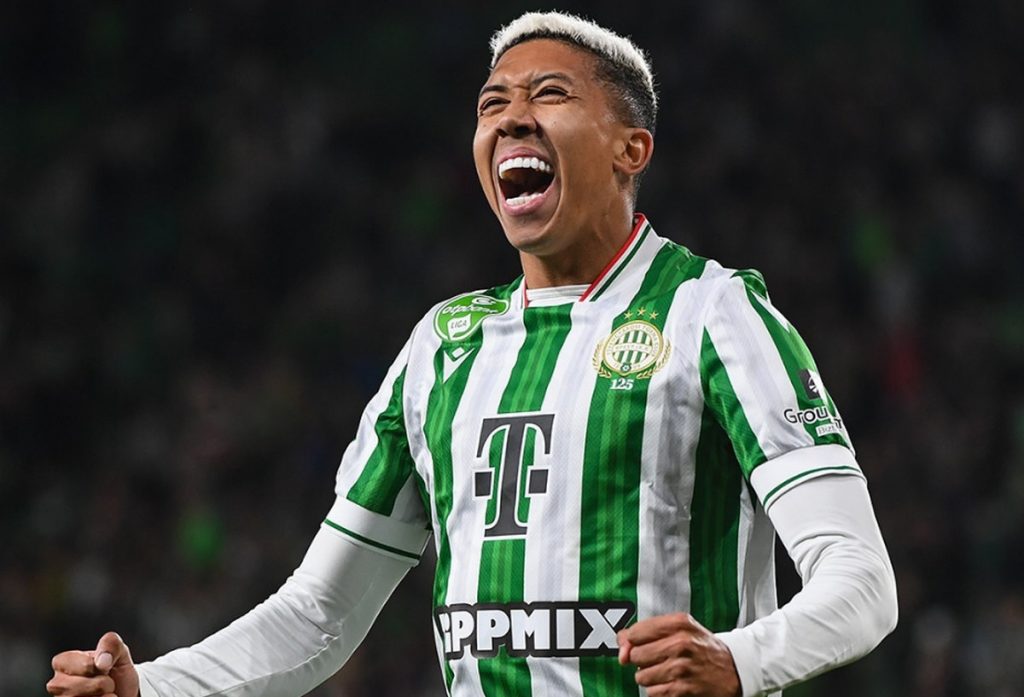 Atacante Saldanha, ex-Bahia, comemora gol pelo Ferencváros