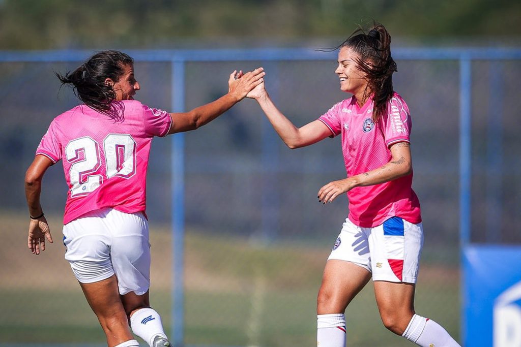 time feminino do bahia comemora gol
