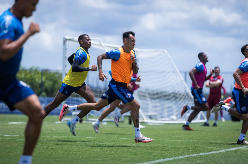 Jogadores do Bahia em treino no CT
