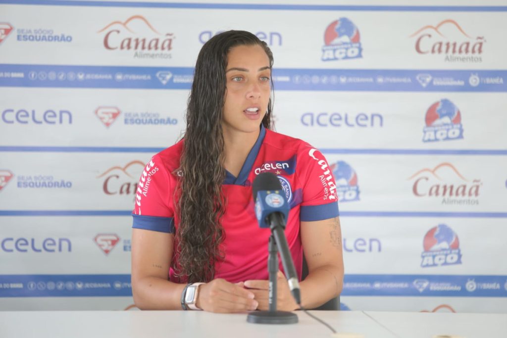 yanne em entrevista no ct do bahia