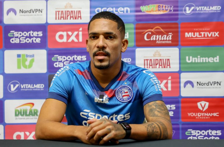 gilberto em coletiva no bahia