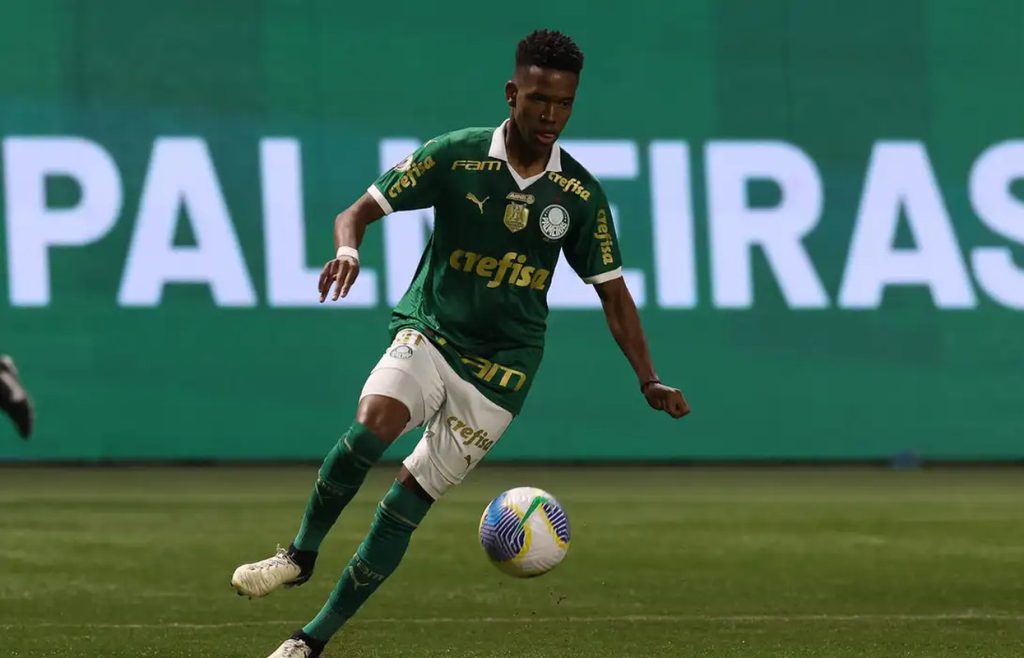 estevao em campo pelo palmeiras