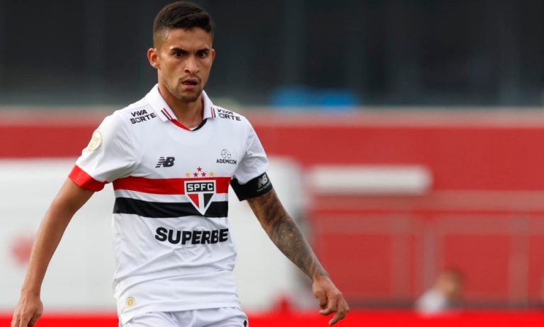 rodrigo nestor, alvo do bahia, em campo pelo são paulo