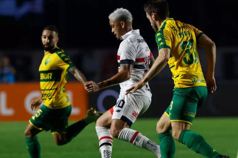 são paulo em jogo contra o cuiabá