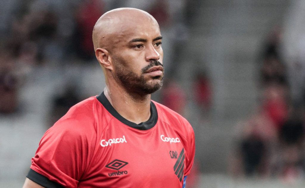 thiago heleno em jogo do athletico