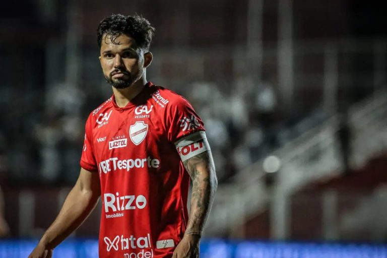 bahia vai lucrar com venda de atacante