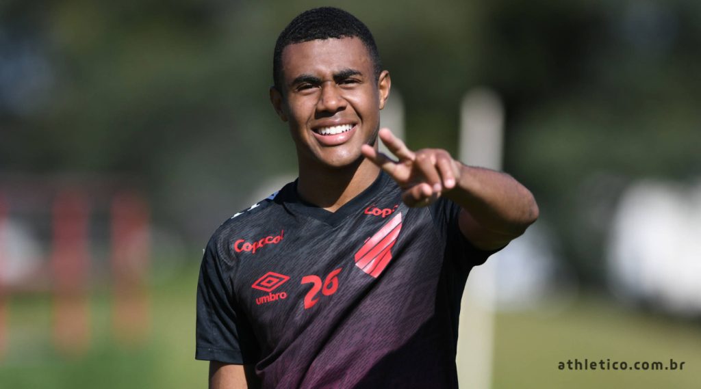 alvo do bahia, erick em jogo do athletico