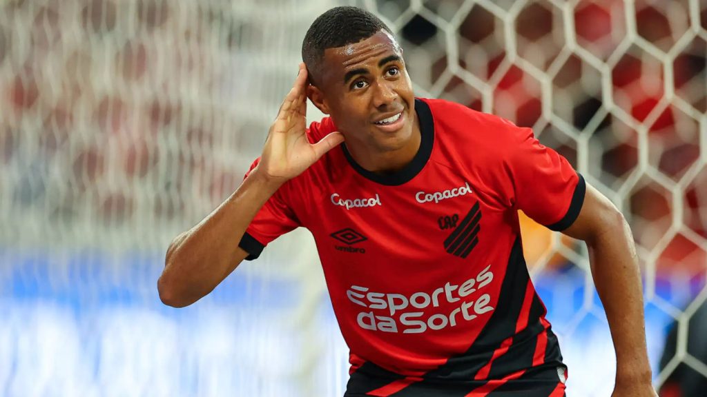 alvo do bahia, erick em jogo do athletico