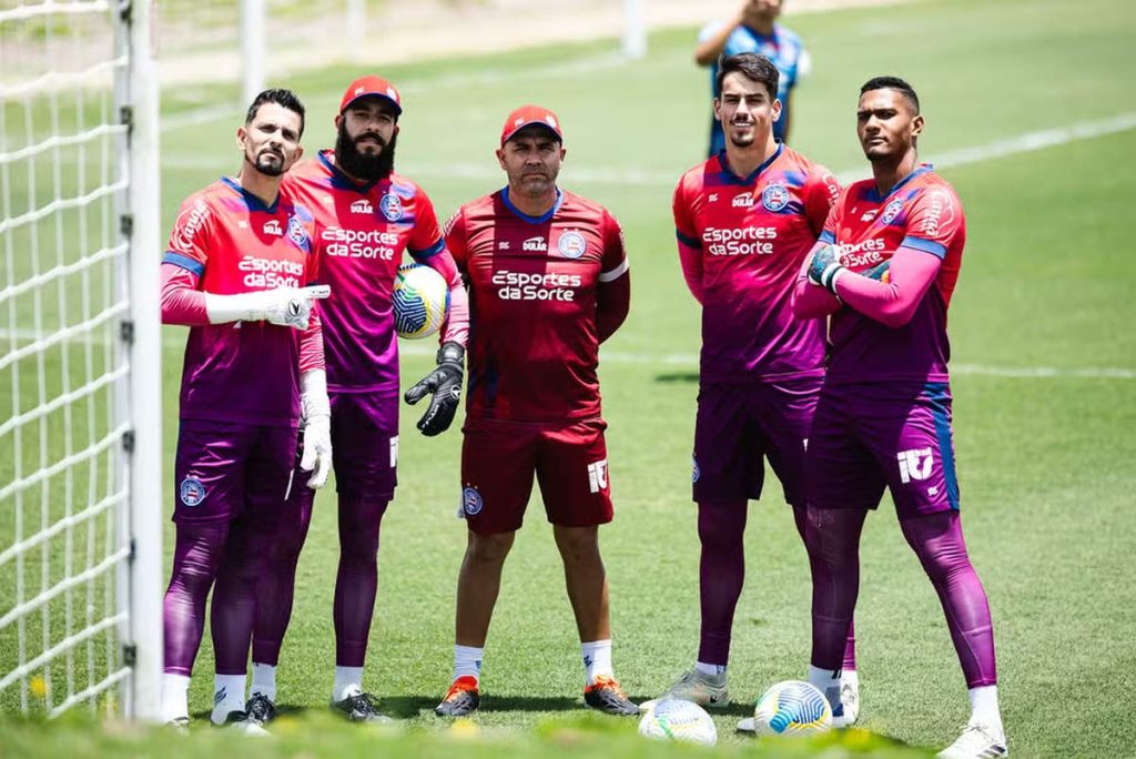 goleiros do bahia no ct