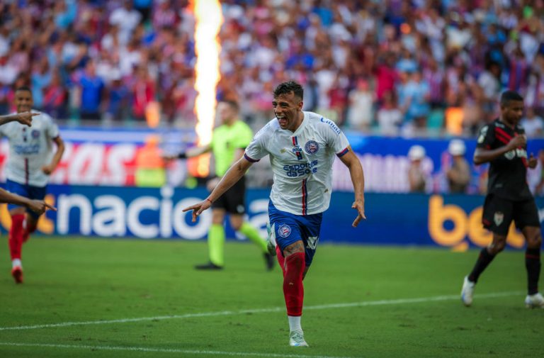 lucho rodríguez comemora gol do bahia