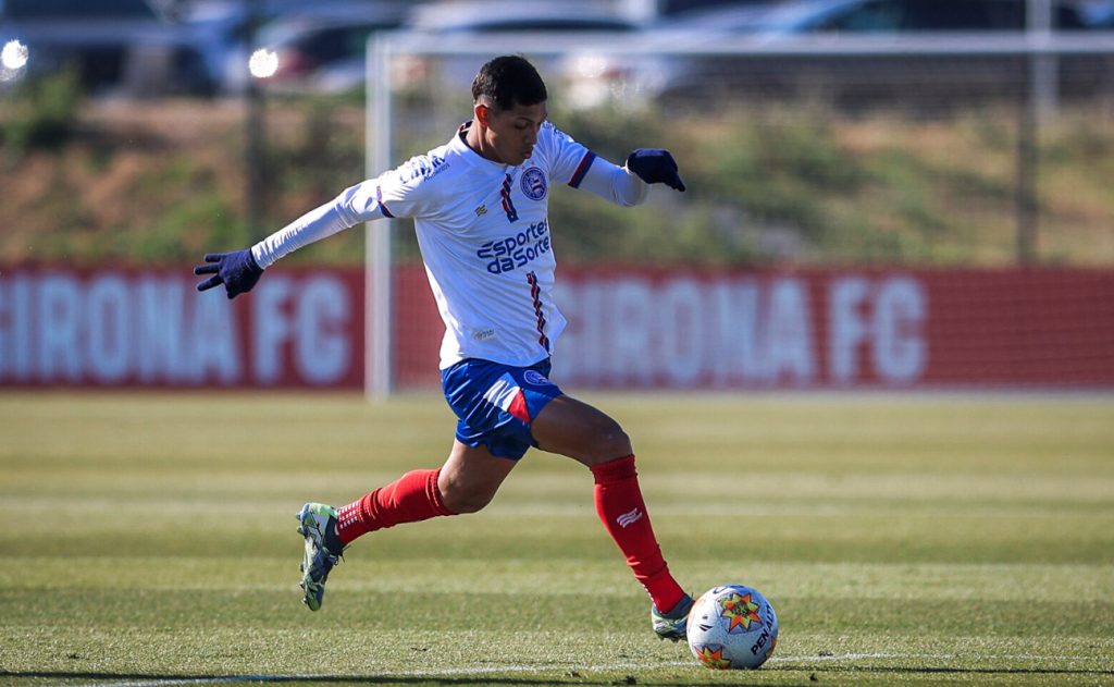 erick pulga em girona b x bahia