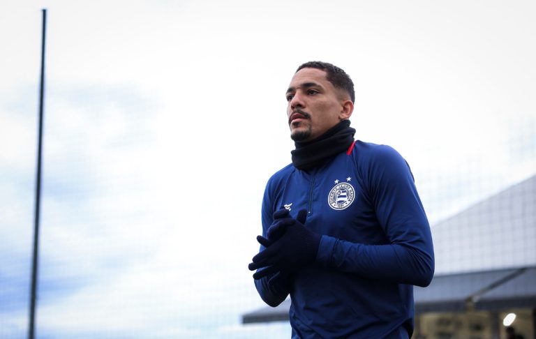 gilberto em treino do bahia