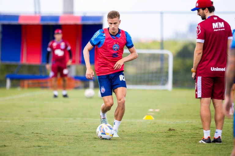 jota em treino do bahia