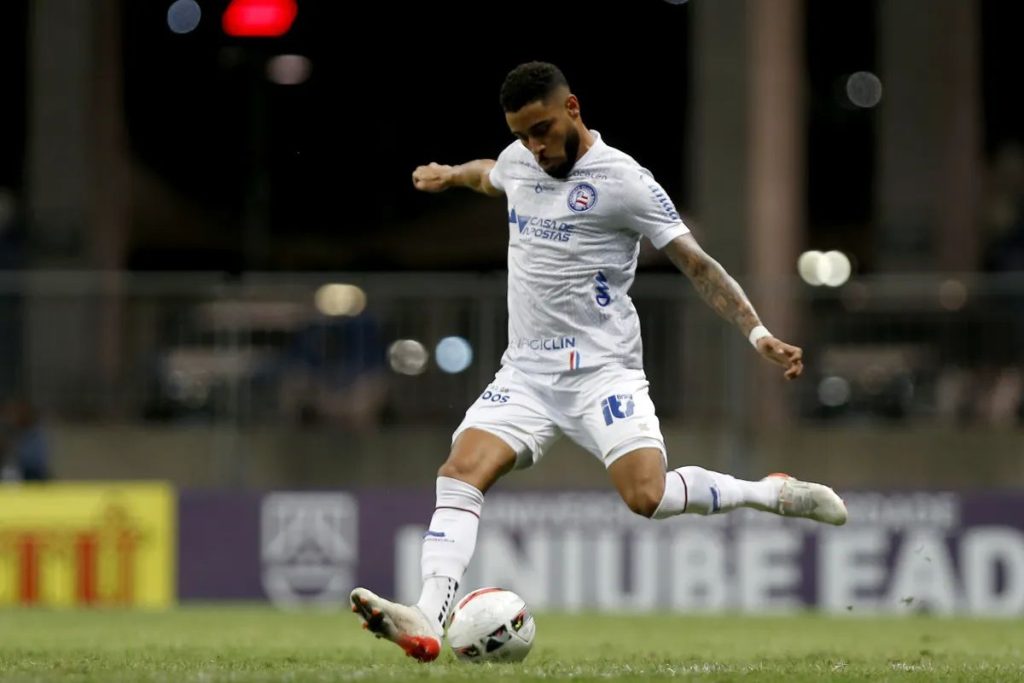 matheus bahia, lateral