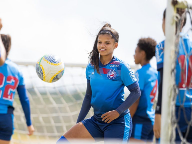 mila santos em treino do Bahia