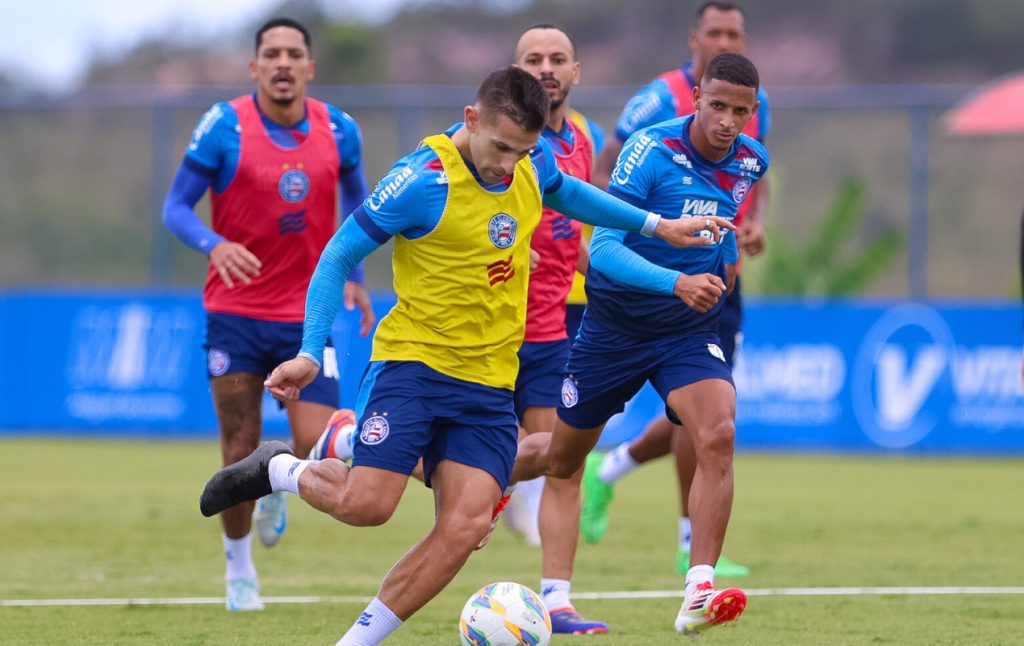 acevedo em treino do bahia