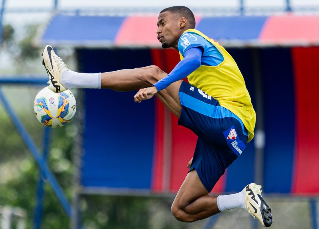 ademir em treino do bahia