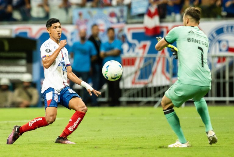 erick pulga em bahia x the strongest